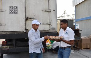 Entrega de Obsequios de Viveres a trabajadores